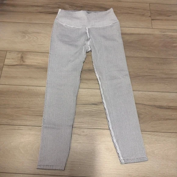 Good American| NWOT Women’s Size 3/4 Black and White Striped Ribbed Leggings - Picture 4 of 8